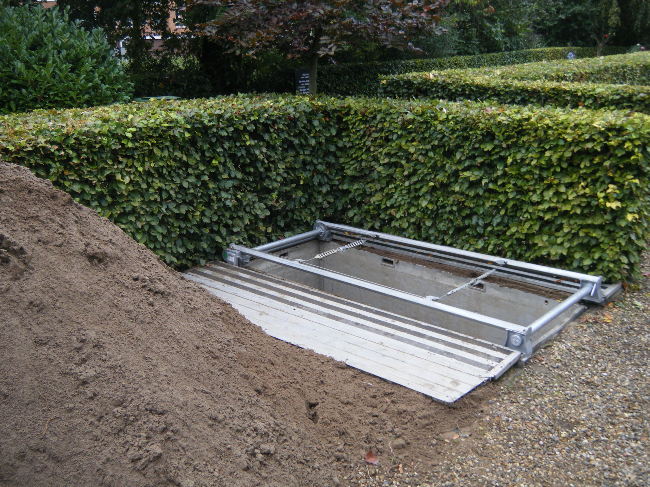 bekisting,Bekisting-Grafstutwanden,Grafstutwanden,graflift,grafliften,Mechanische graflift